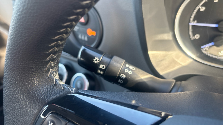 Toyota Yaris 1.5 VVT-i Icon Tech 5dr Petrol Hatchback